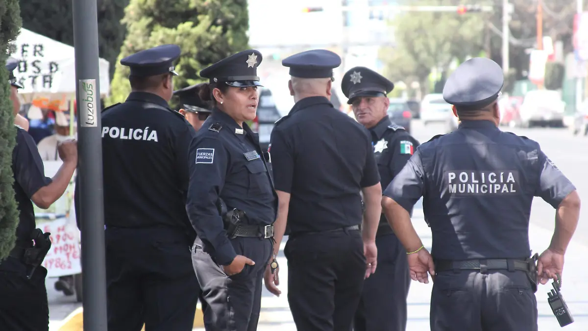 POLICIAS F WEN (2)